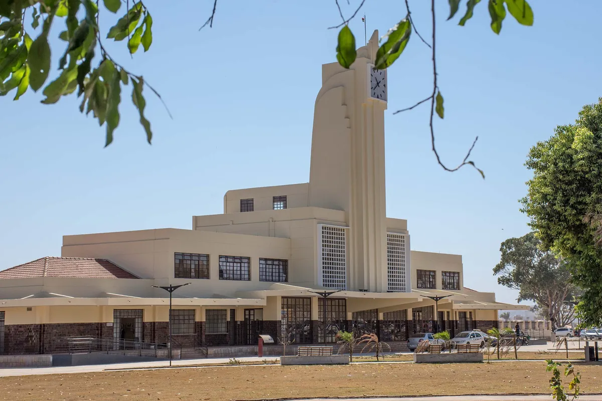 Torre Art Déco da Estação Ferroviária de Goiânia